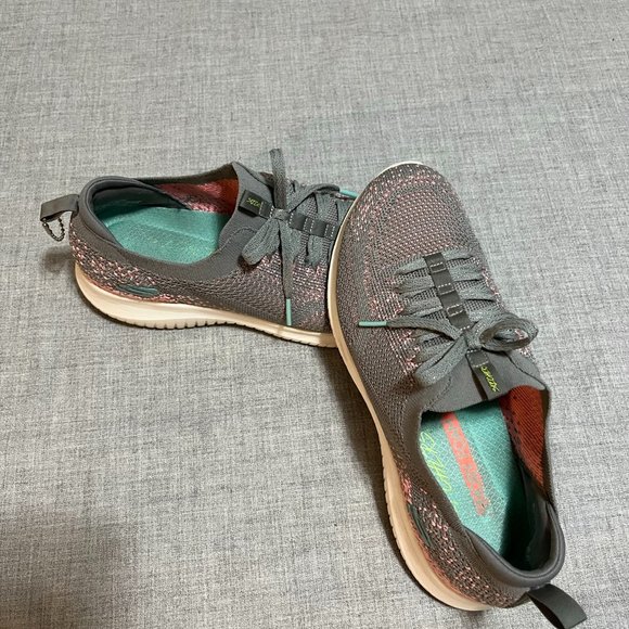 Women's size 8 Sketchers - Picture 16 of 17